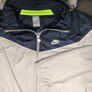 Nike Men's XL Windbreaker Jacket Gray Black Full Zip Hooded Lightweight Track